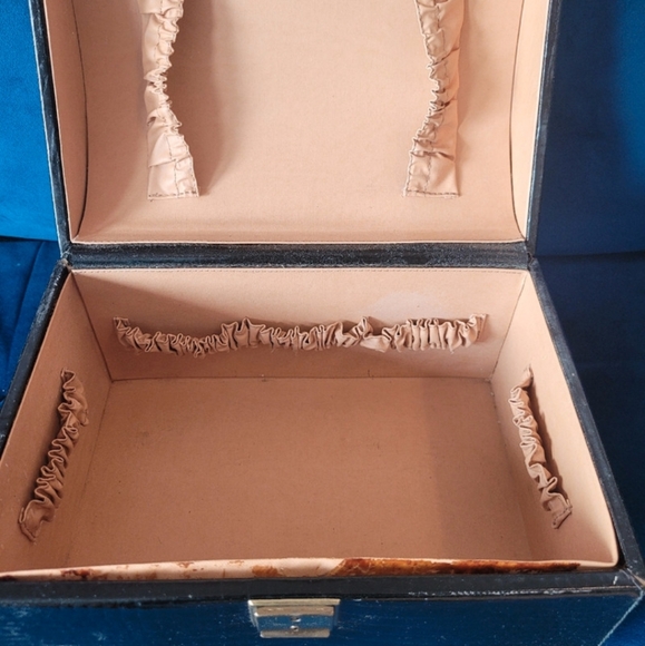 Leather box - Picture 4 of 4